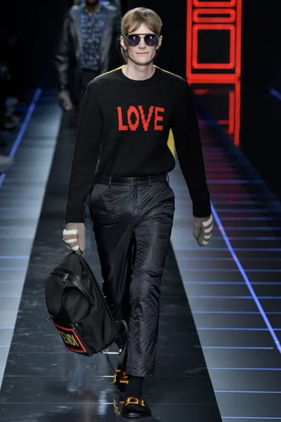 Look 45